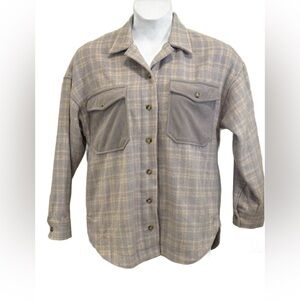 Pink Lily Soft Gray and Cream Shirt Jacket. Size Small